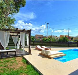 3 bedroom seaside villa with pool, Acharavi, sleeps 5
